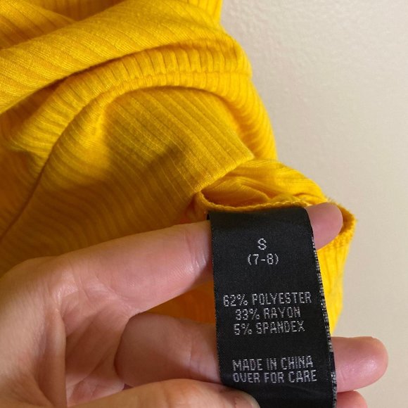 NEW Amy Byer Yellow Flutter Sleeve Boho Blouse - Picture 5 of 5